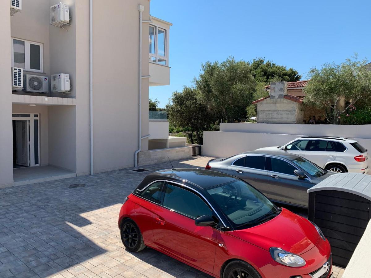 Apartment Garden Mandre Exterior photo